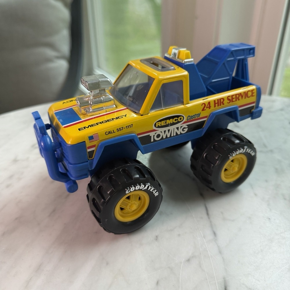 VTG 1985 "Putty Cat" Wrecker/24 HR Emergency Towing Truck Steel Body Goodyear